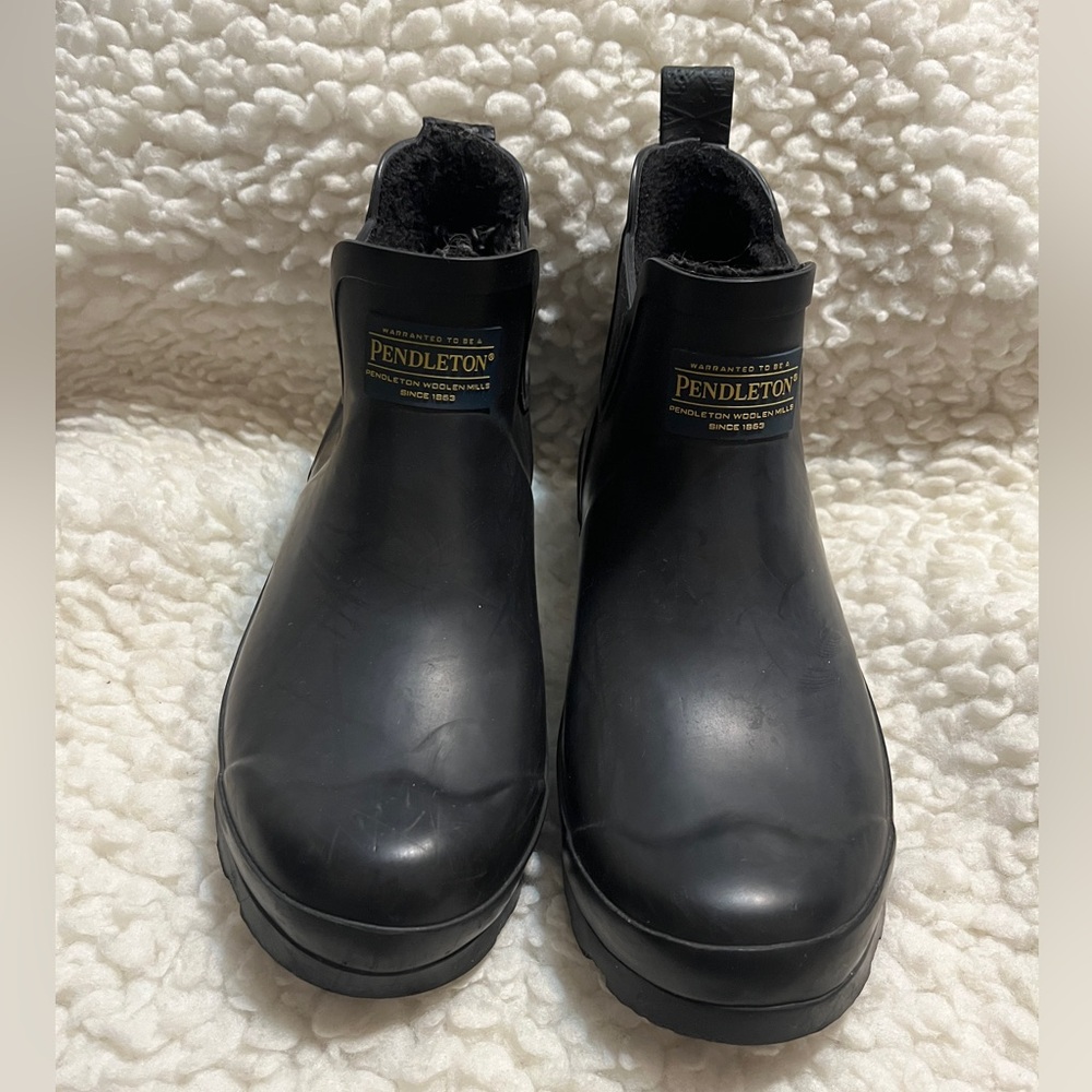 Pendleton Faux Fur Lined Chelsea Rain Boots, size 9 - Picture 9 of 10